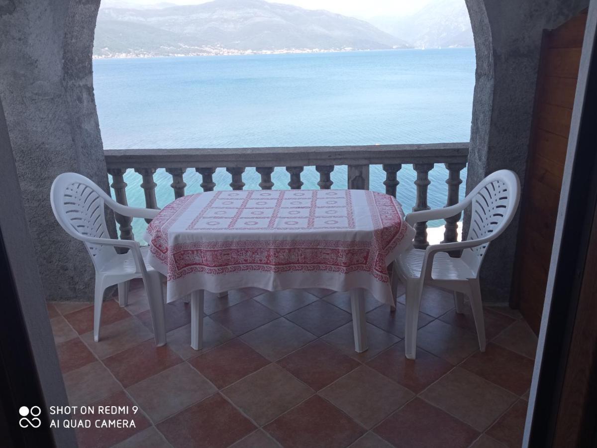 Apartments Petrovic Τίβατ Εξωτερικό φωτογραφία
