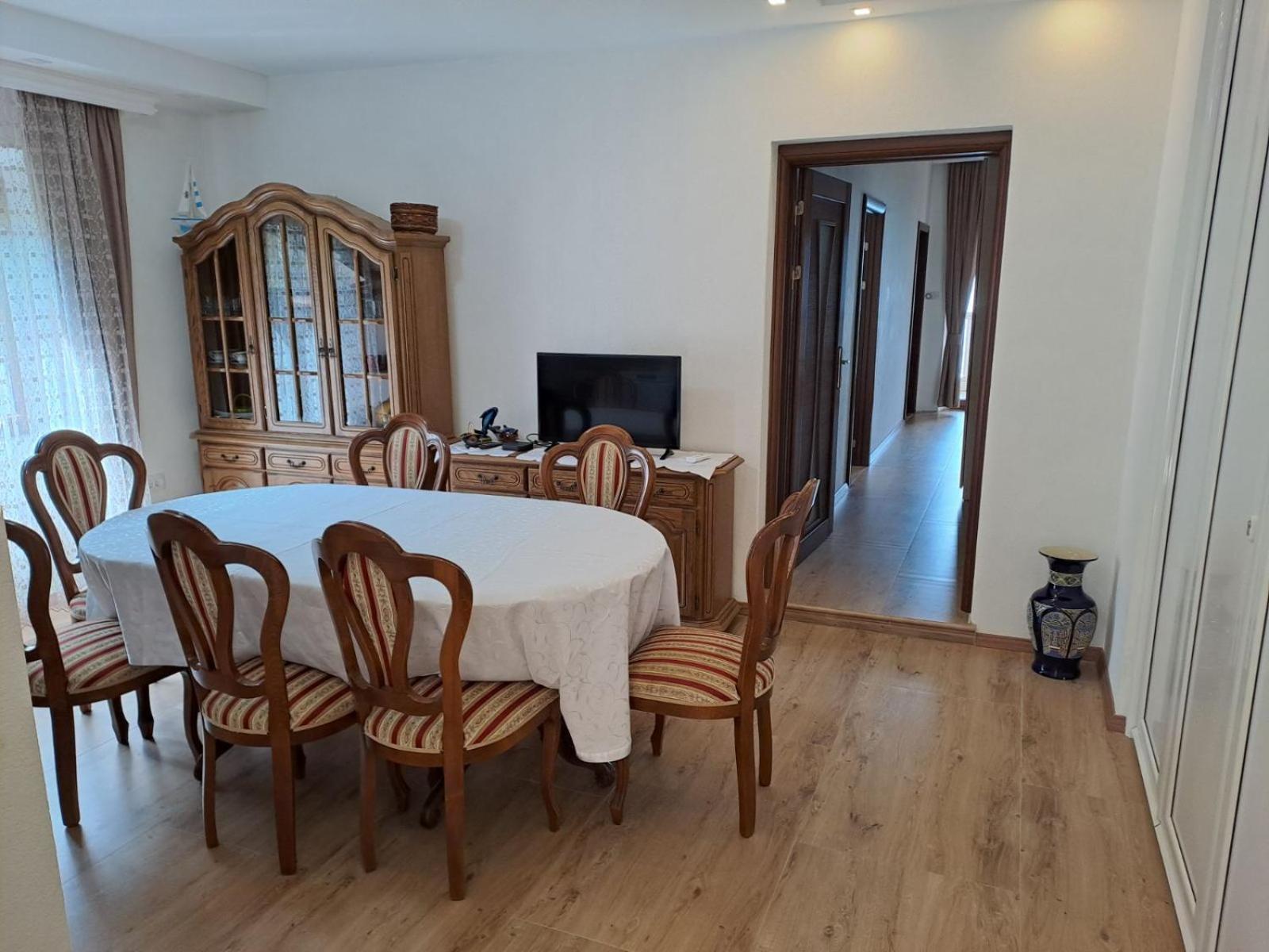 Apartments Petrovic Τίβατ Εξωτερικό φωτογραφία